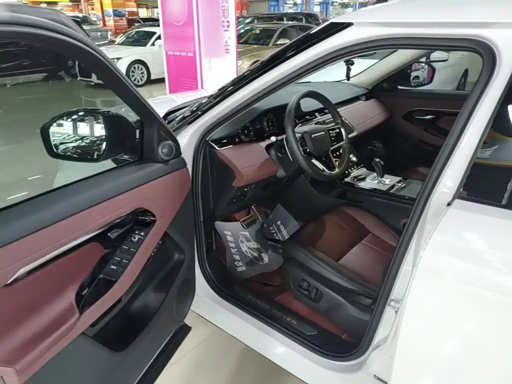 Photo 16 - Land Rover Range Rover Evoque New Energy