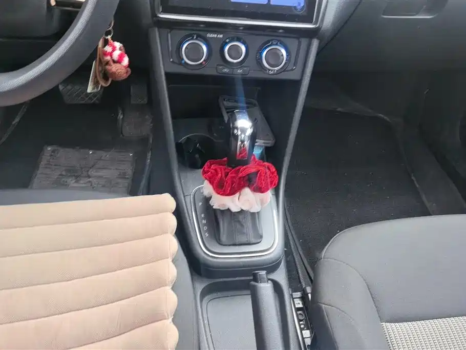 Volkswagen Polo 2016 1.4L Automatic Trend фото 16
