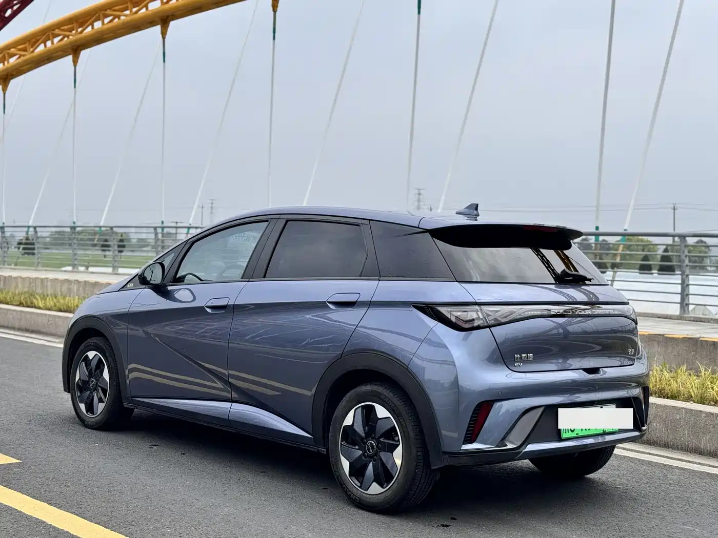 BYD Dolphin 2024 Glory Edition 420km Fashion Edition фото 9