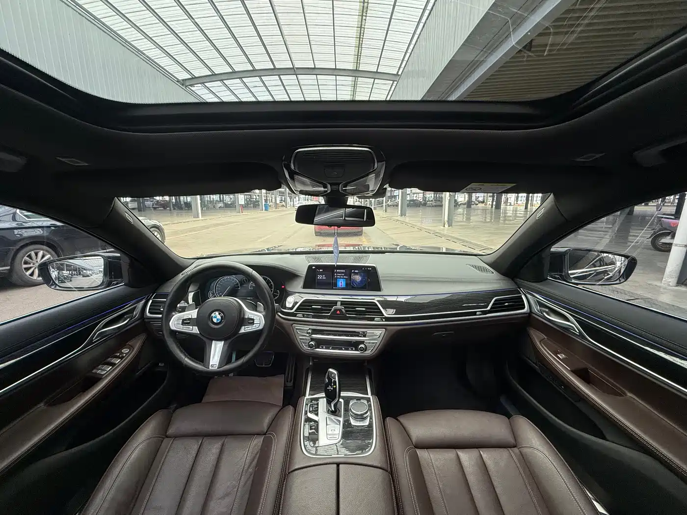 BMW 7 Series 2018 730Li Leading Type M Sport Package фото 20