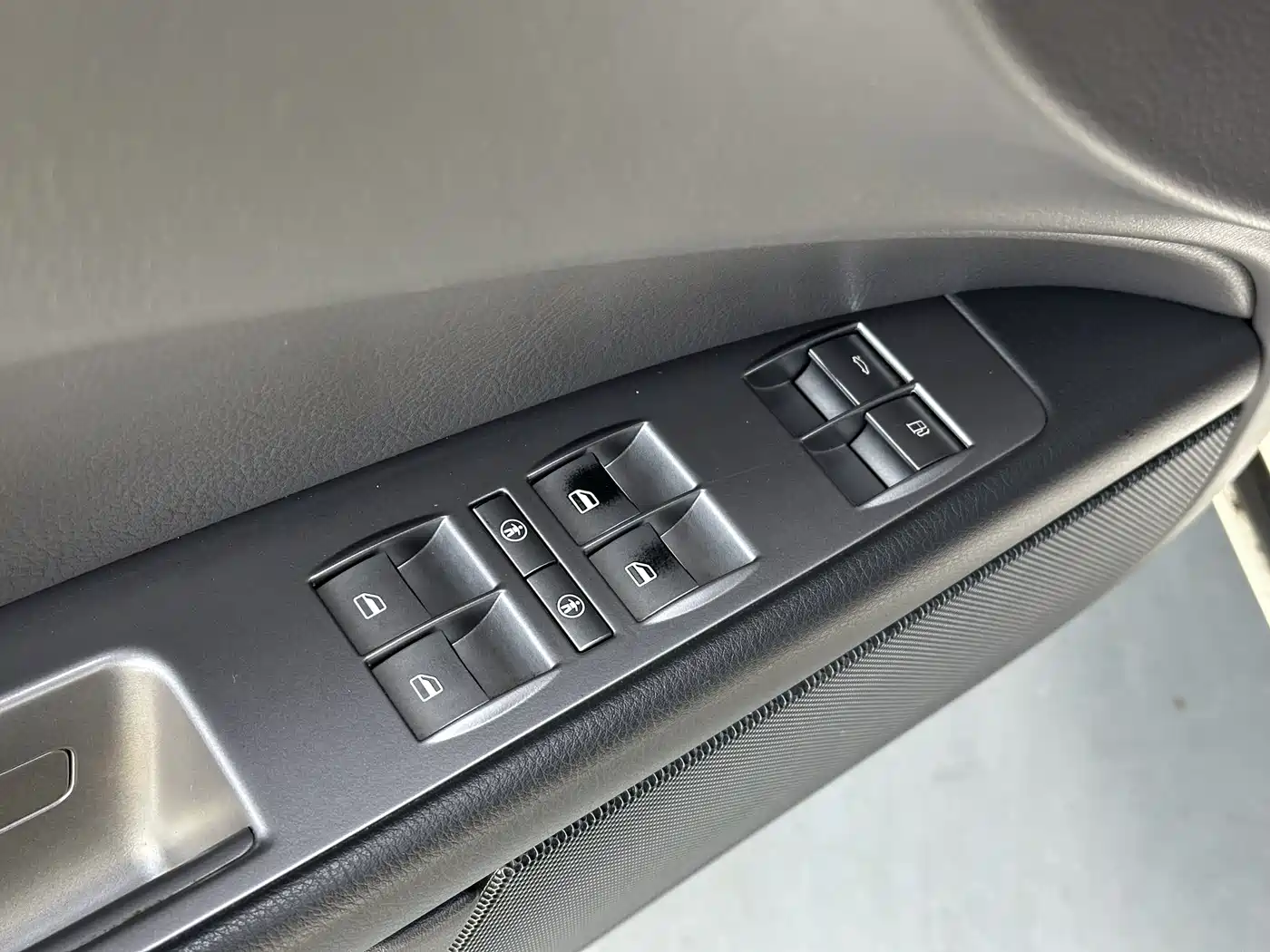 Volkswagen Phaeton 2014 3.0L Business Edition фото 18