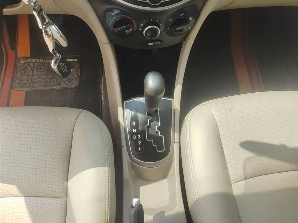 Hyundai Verna 2016 1.4L Automatic Smart GLS фото 14