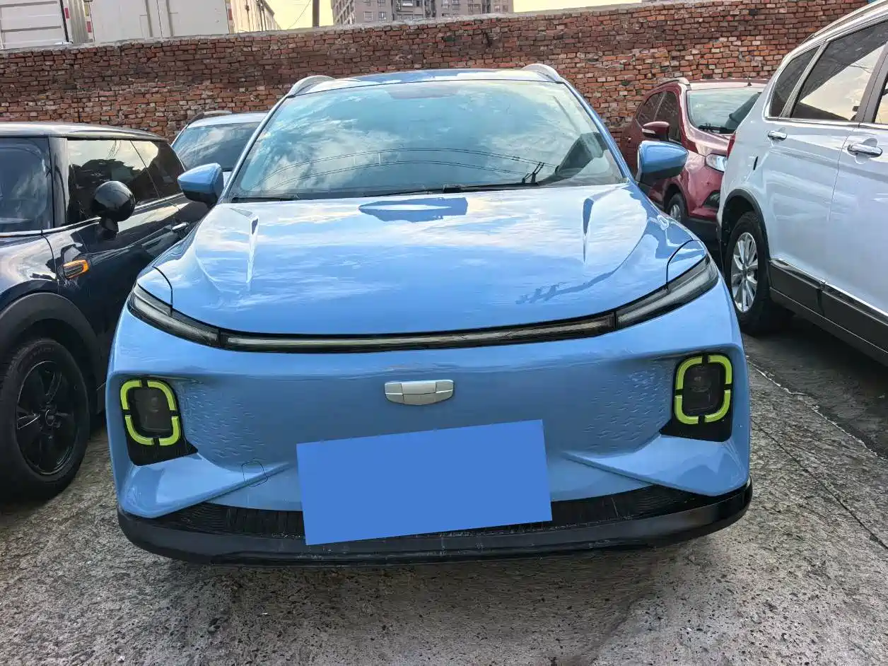 Фото 2 - Geely Geometry E Firefly