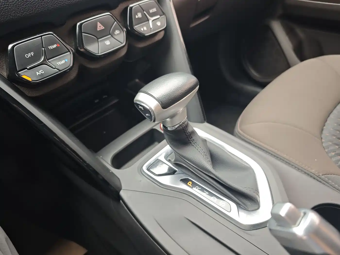 GAC Trumpchi Trumpchi GS4 2017 200T G-DCT 2WD Comfort фото 18