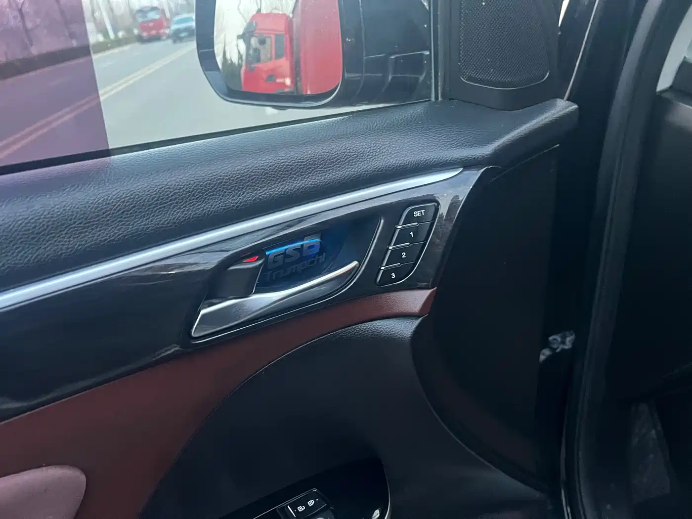 GAC Trumpchi Trumpchi GS8 2017 320T 2WD Luxury Smart Connect (7-seater) фото 13