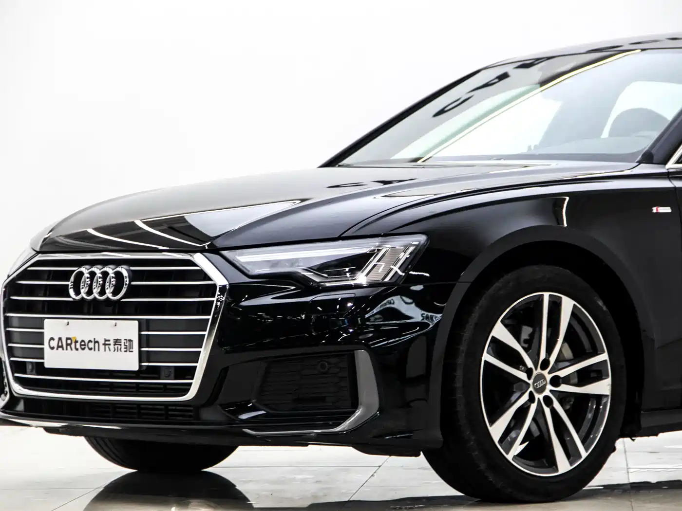 Audi A6L 2021 40 TFSI Luxury Sport фото 31