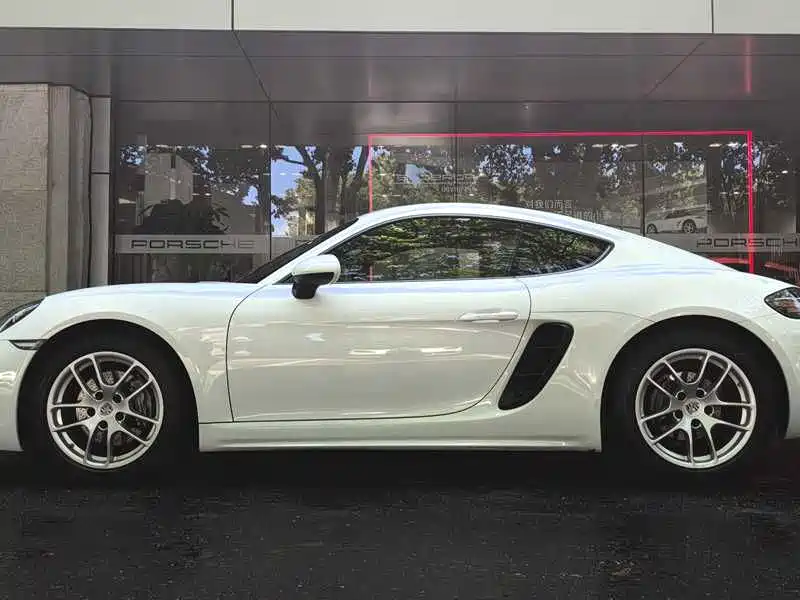 Porsche 718 2018 Cayman 2.0T фото 7
