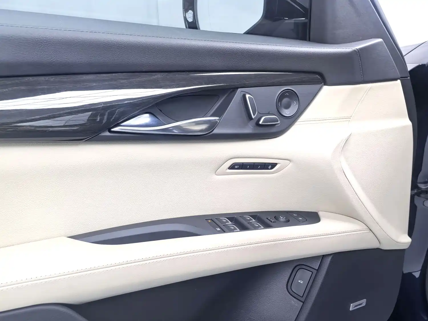 Photo 7 - Cadillac CT6