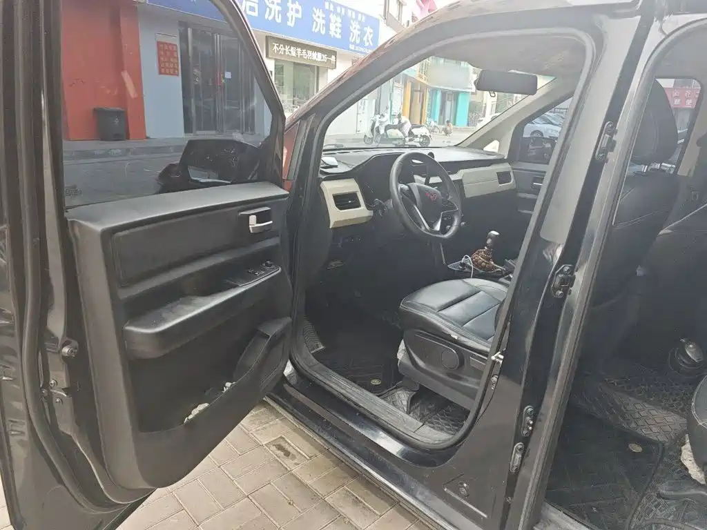 Wuling Motors Wuling Journey 2022 2021 1.5T Manual Luxury Edition