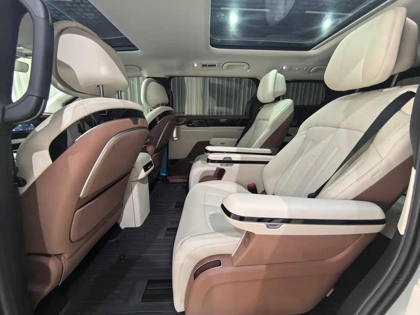 BYD Xia 2025 2025 DM-i 1.5T 180km Surpass Edition