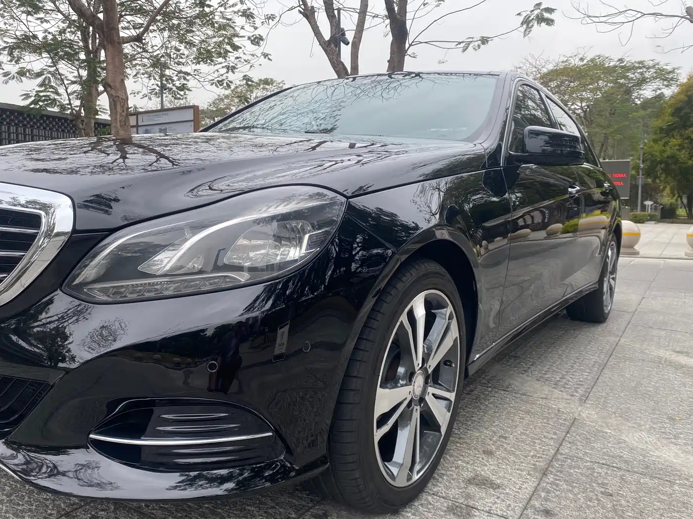 Mercedes-Benz E-Class 2015 E 320 L Luxury 4MATIC фото 20