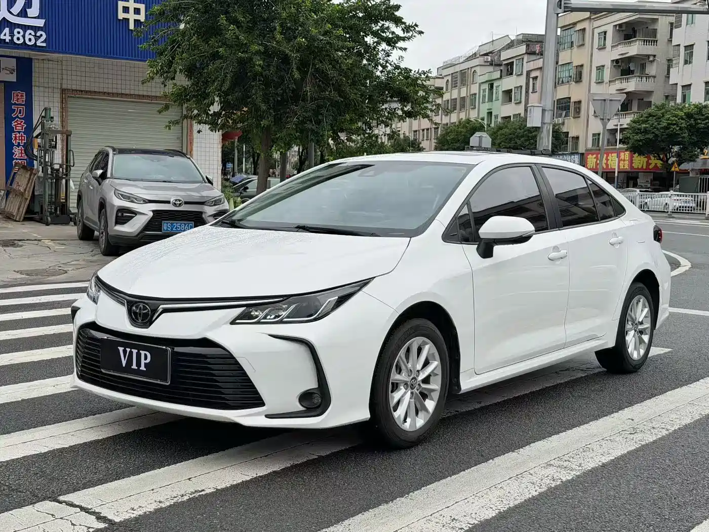 Фото 1 - Toyota Corolla