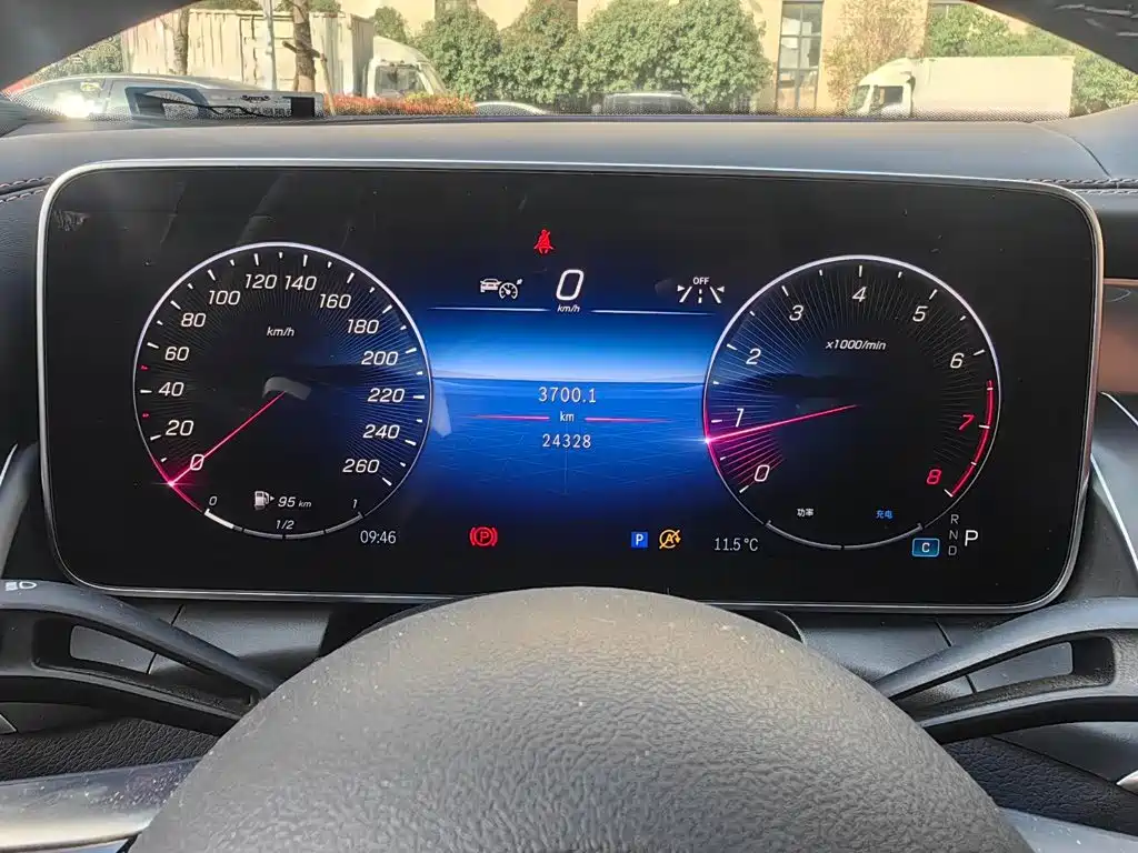 Фото 9 - Mercedes-Benz GLC
