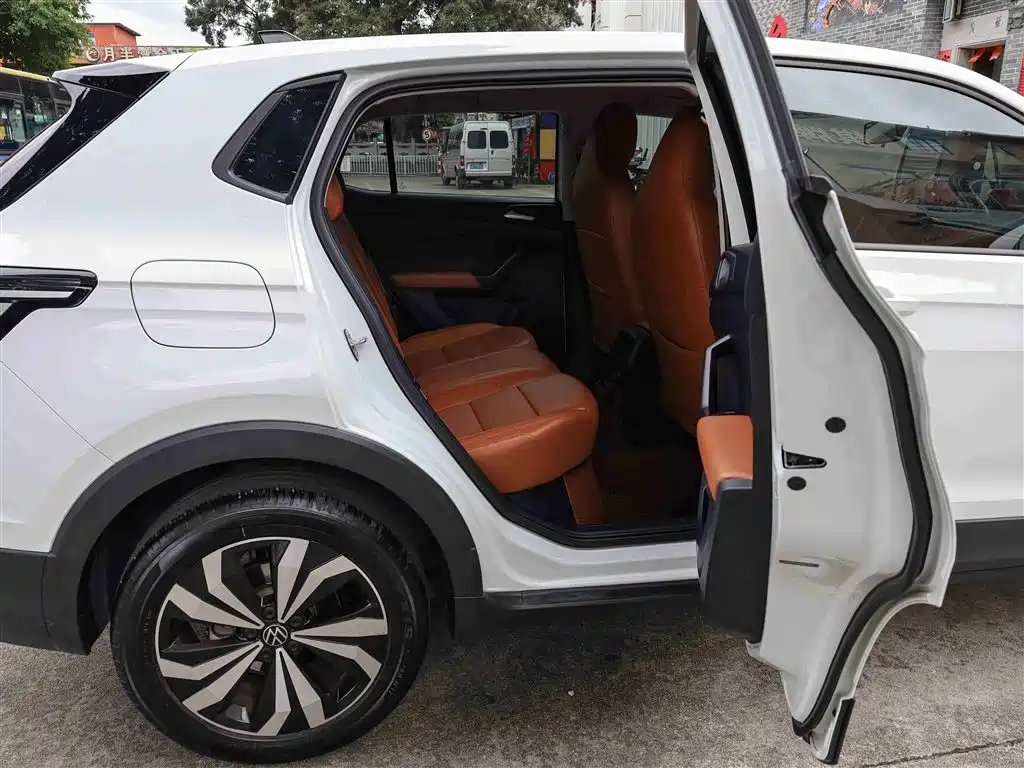 Volkswagen Tharu 2025 Model Rising Star 1.5L Advance Edition фото 18
