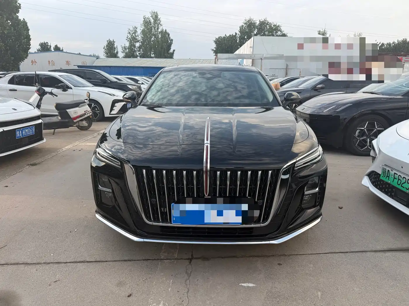 Фото 2 - Hongqi H5