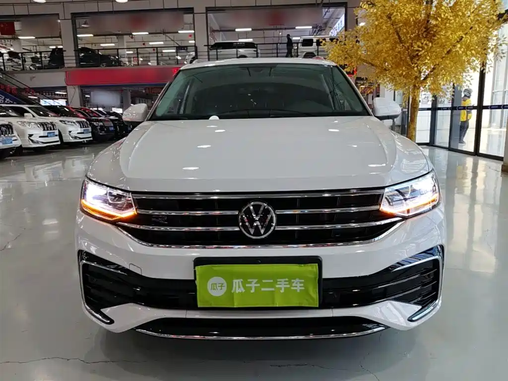 Volkswagen Tiguan L 2022 330TSI Auto 2WD R-Line Premium Edition фото 3