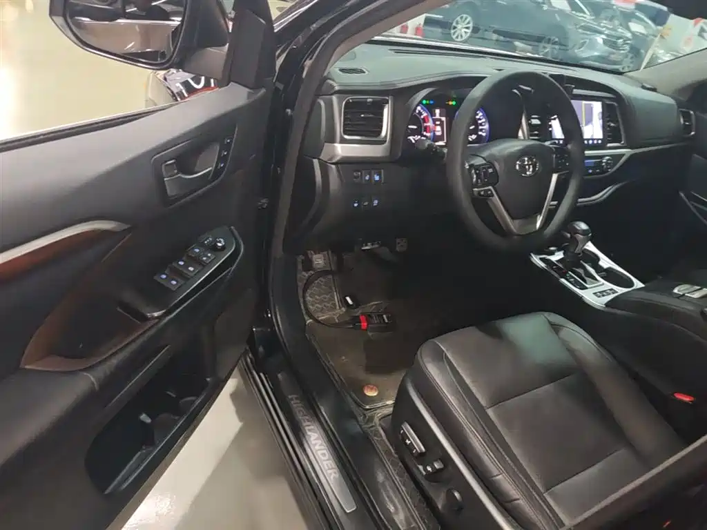 Toyota Highlander 2015 2.0T AWD Ultimate Edition 7-seater фото 16