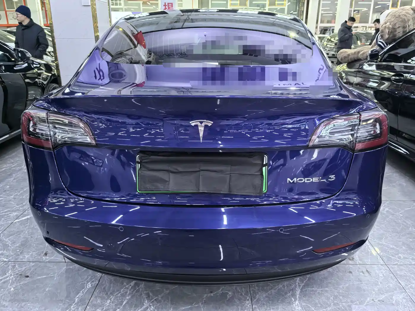 TESLA MODEL 3