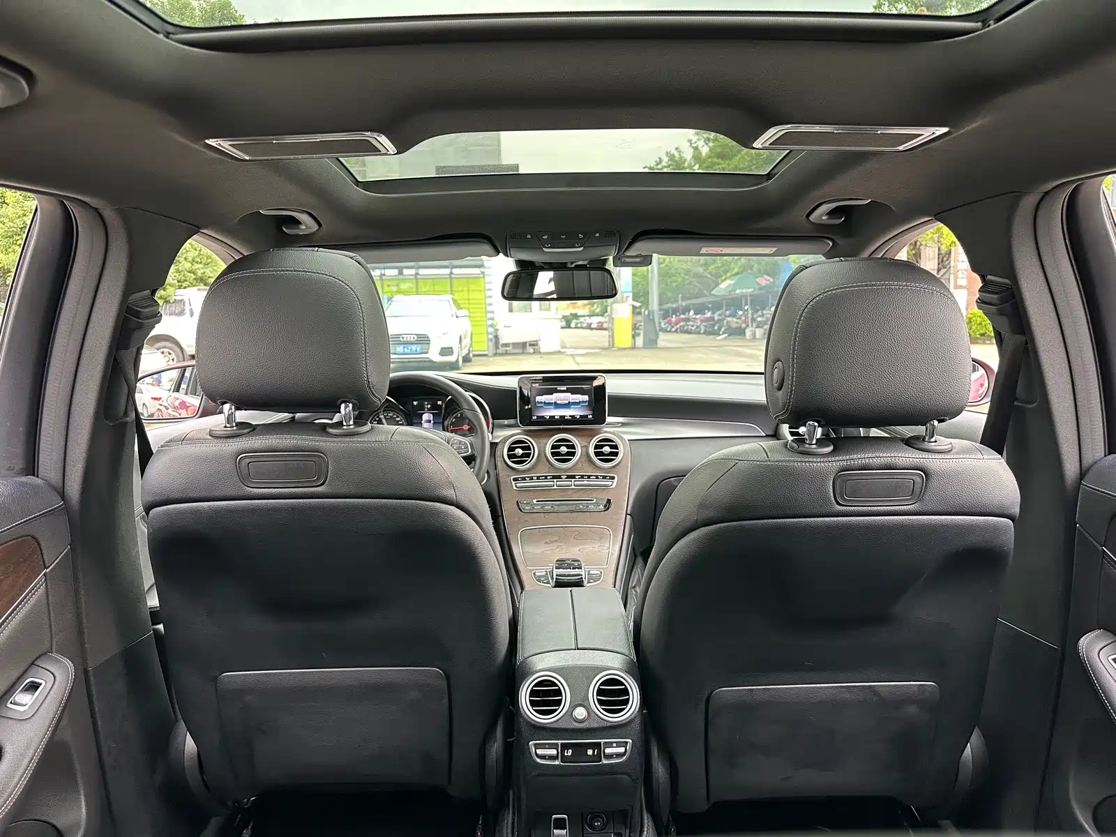 Фото 10 - Mercedes-Benz GLC