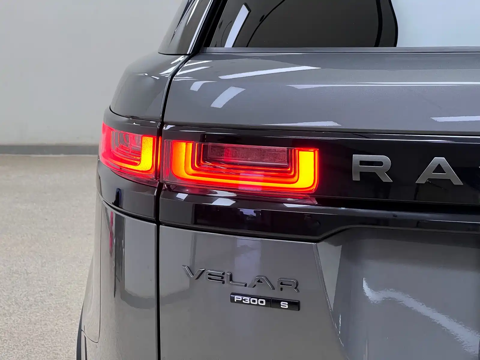 Фото 39 - Land Rover Range Rover Velar
