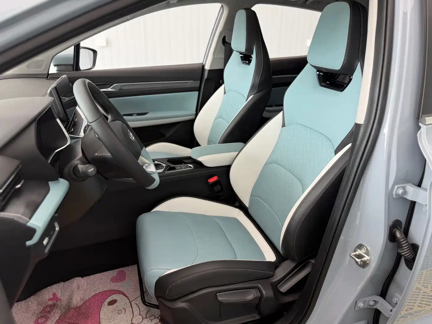 Geely Emgrand S 2022 2022 1.4T CVT Crossover Player