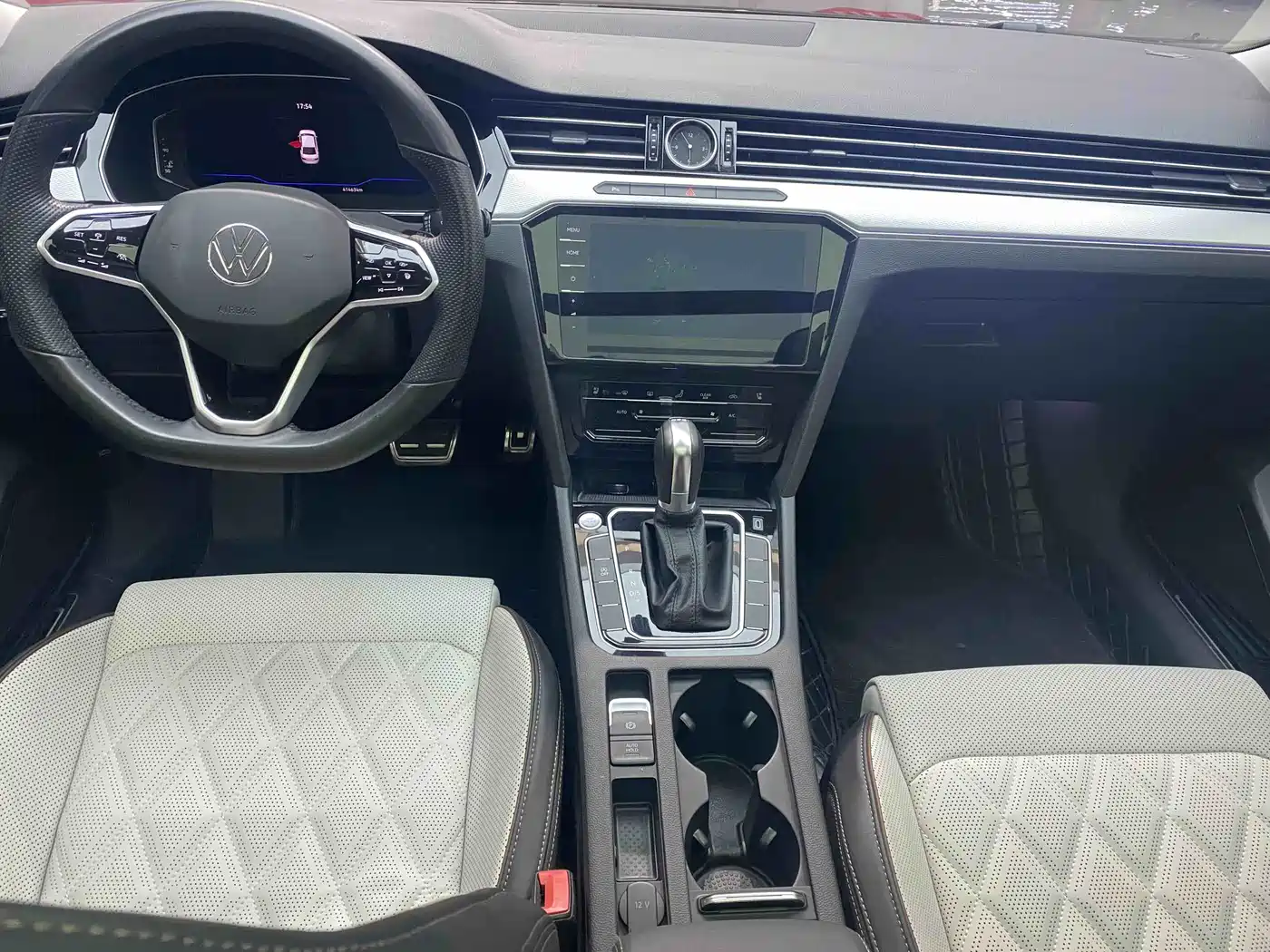 Volkswagen Magotan 2023 Model 2 Million Commemorative Edition 330TSI DSG Luxury фото 13