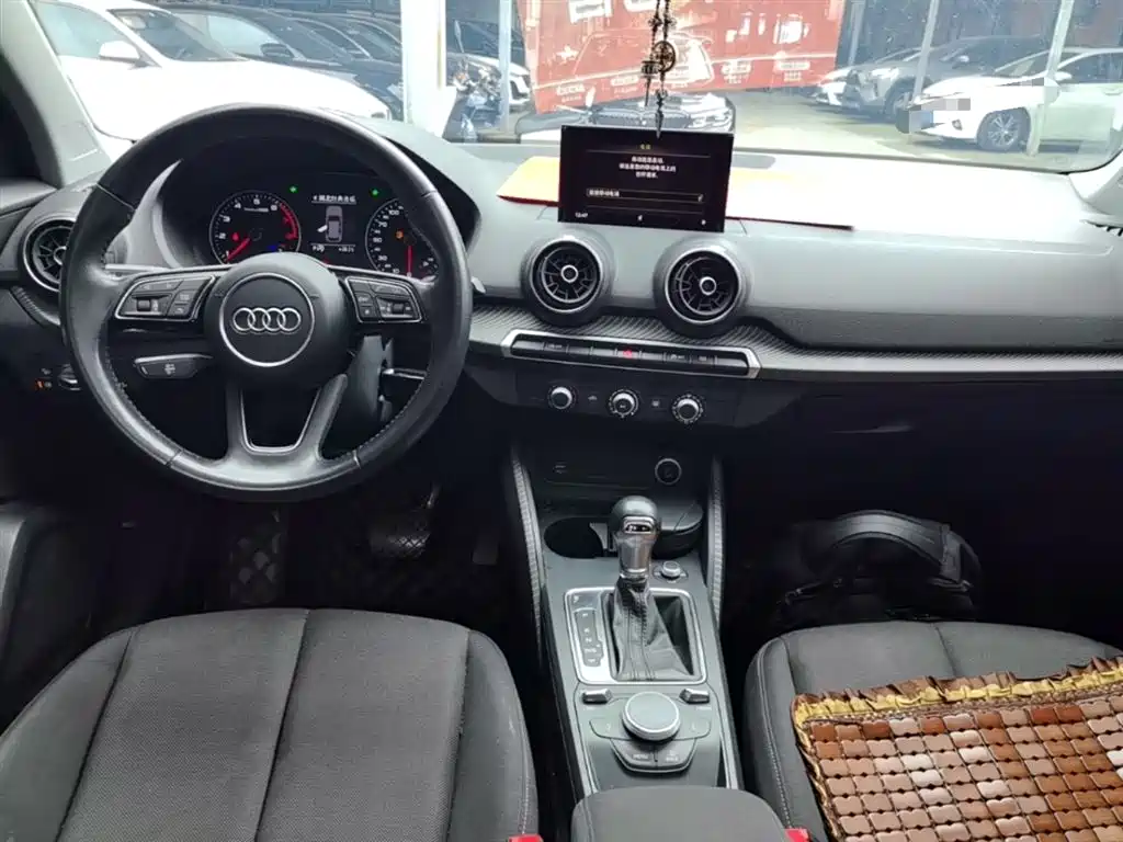 Audi Q2L 2018 35 TFSI Launch Exclusive Edition China V фото 10