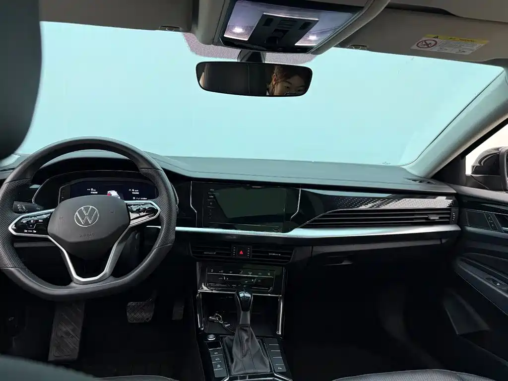 Volkswagen Passat 2024 330TSI Elite Edition фото 13