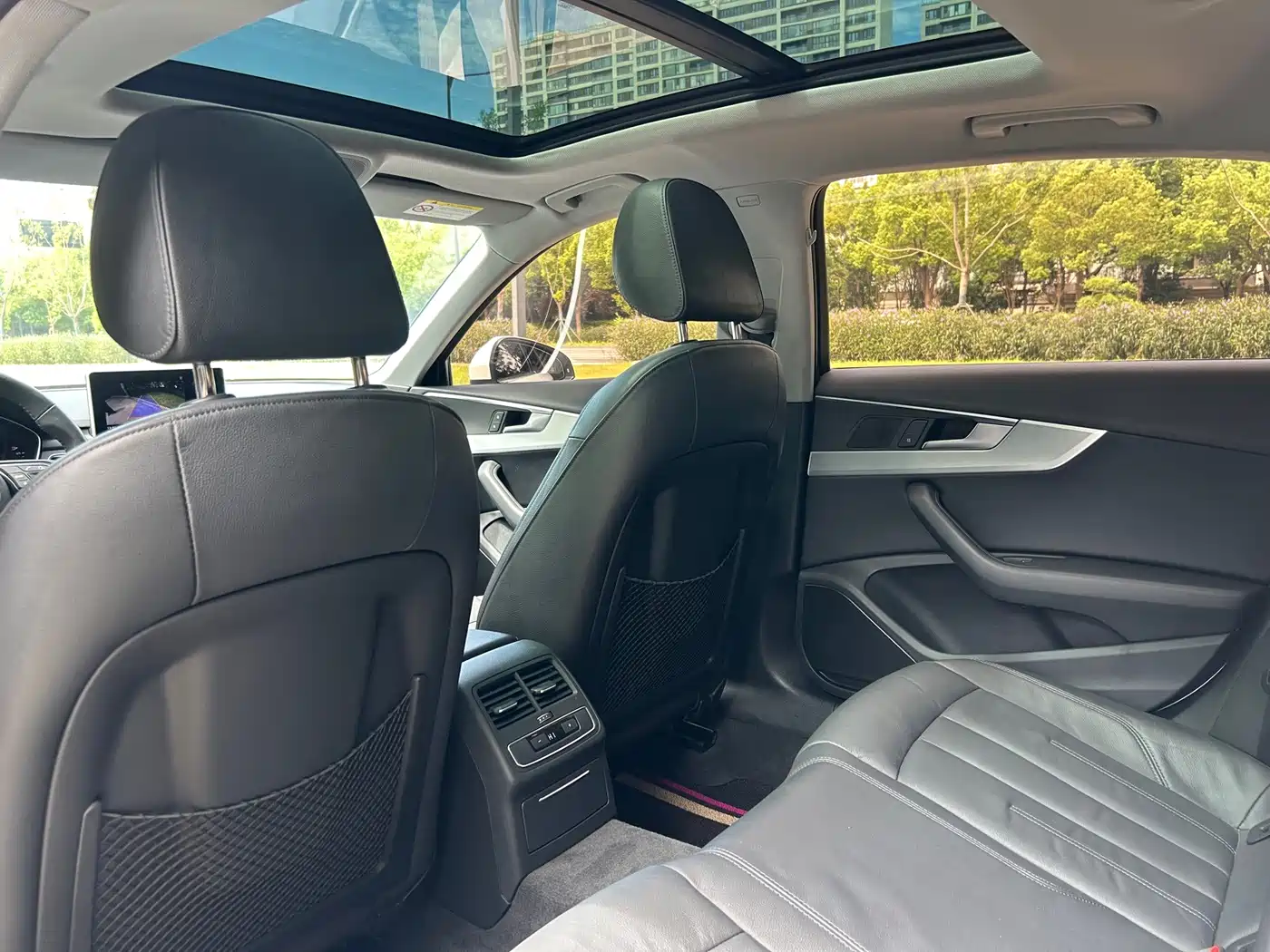 Фото 10 - Audi A4L
