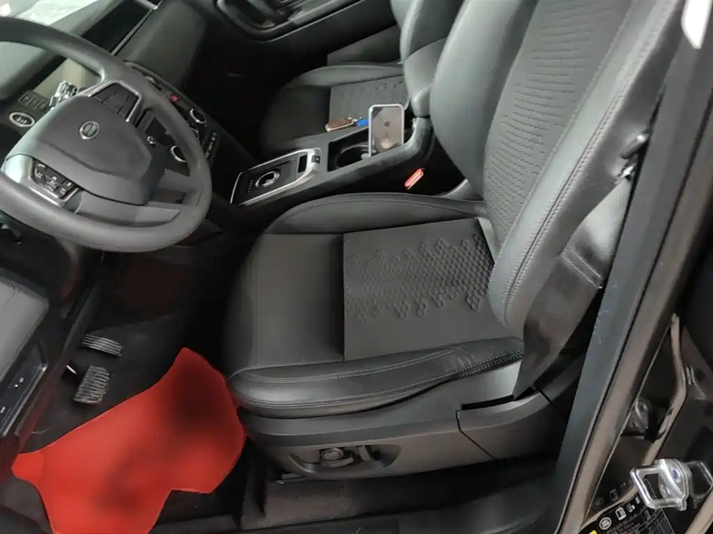 Land Rover Discovery Sport 2018 240PS PURE Edition фото 15