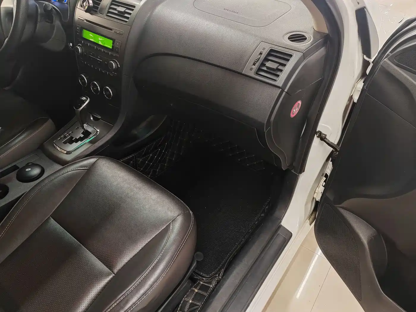 BYD L3 2015 Energy-saving Edition 1.5L Automatic Comfort фото 11