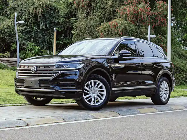 VOLKSWAGEN TOUAREG