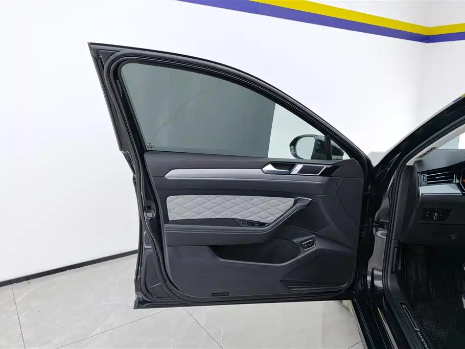 Volkswagen Magotan 2023 2 Million Units Anniversary Edition 330TSI DSG Leading Type фото 7