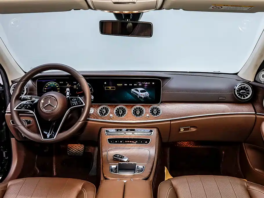 Mercedes-Benz E-Class 2023 E 300 L Fashion фото 29