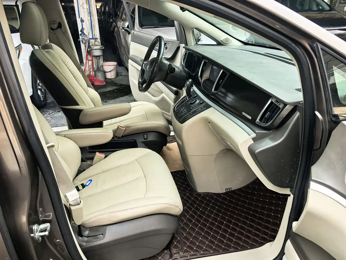 Buick GL8 2013 2.4L LT Luxury Business Executive Edition фото 11