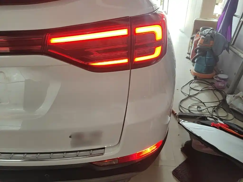 Фото 8 - Changan CS75