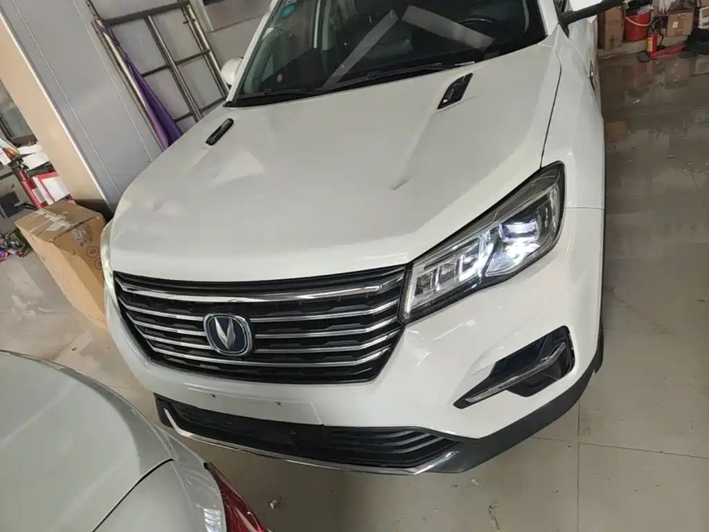 Фото 3 - Changan CS75