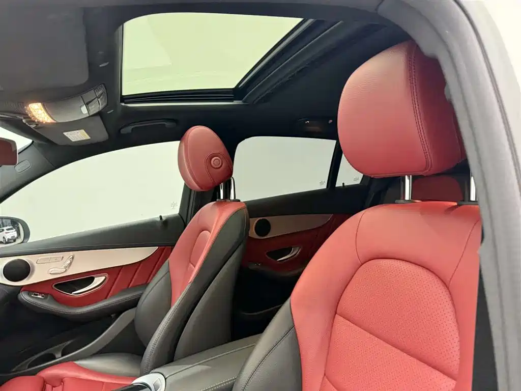 Mercedes-Benz GLC Coupe 2021 GLC 260 4MATIC Coupe SUV фото 16