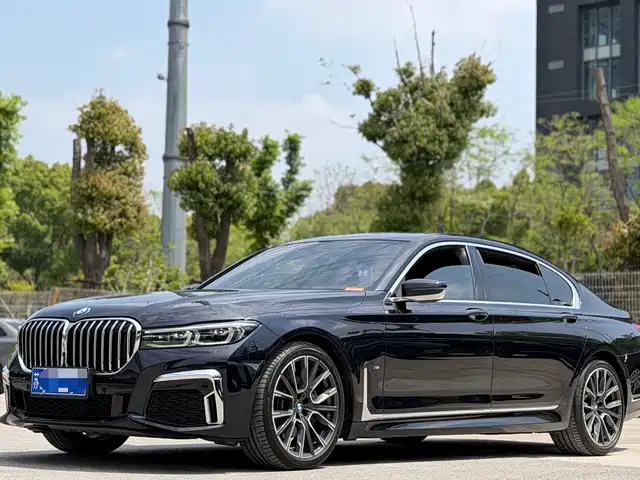 BMW 7 SERIES