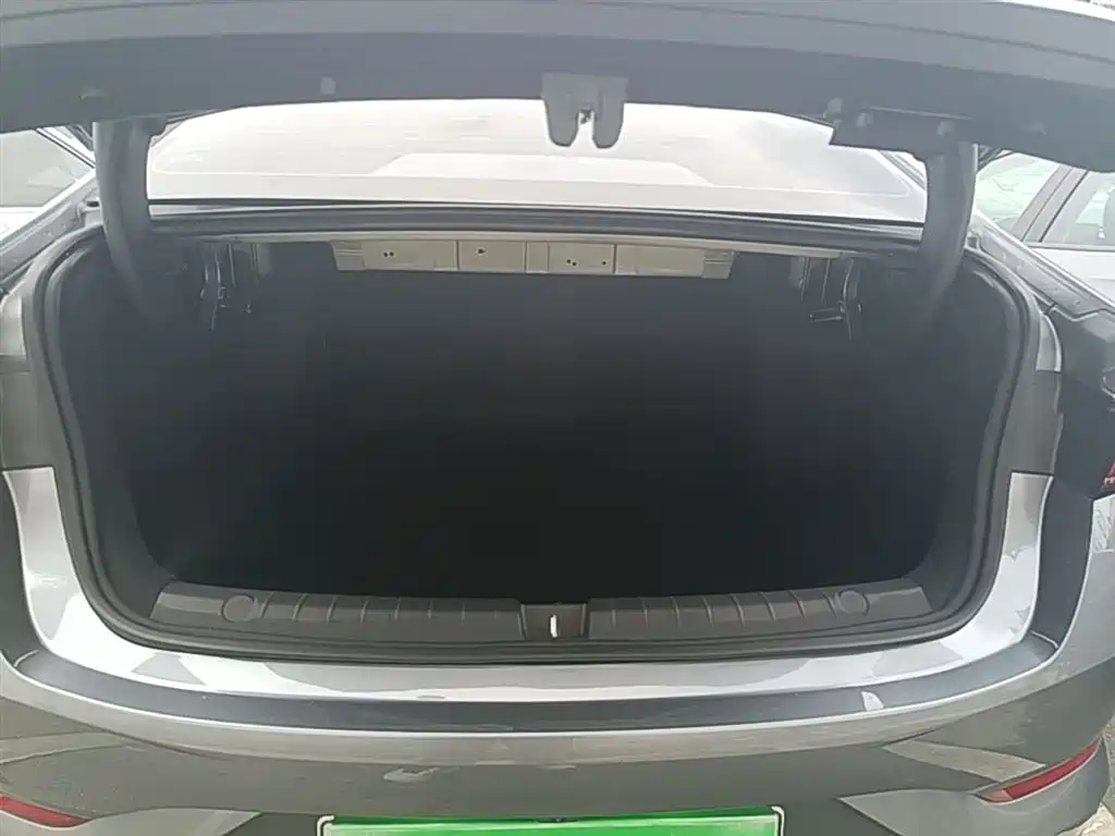 BYD Qin PLUS 2025 DM-i Smart Drive Edition 120KM Surpassing Type фото 19