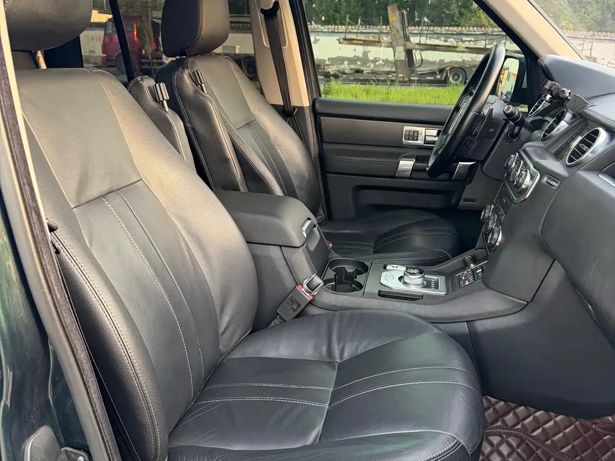 Land Rover Discovery 2013 3.0 SDV6 HSE Diesel фото 5