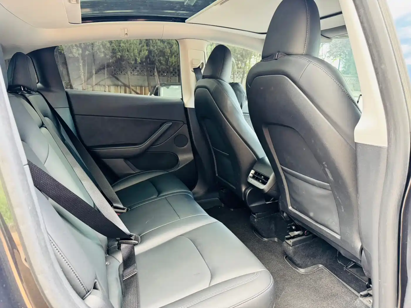 Фото 10 - Tesla Model Y