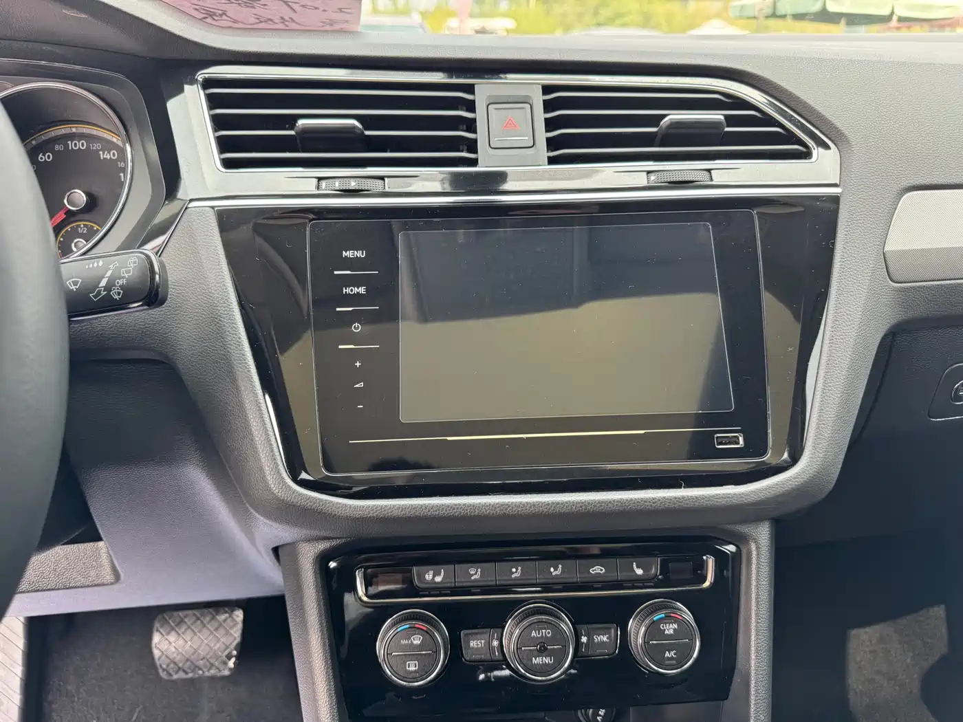 Volkswagen Tiguan L 2020 330TSI Auto 2WD Smart Luxury China VI фото 9
