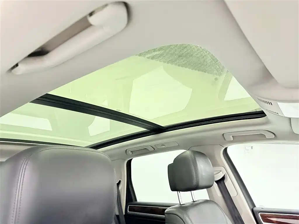 Volkswagen Touareg 2011 3.0TDI Diesel Standard фото 15