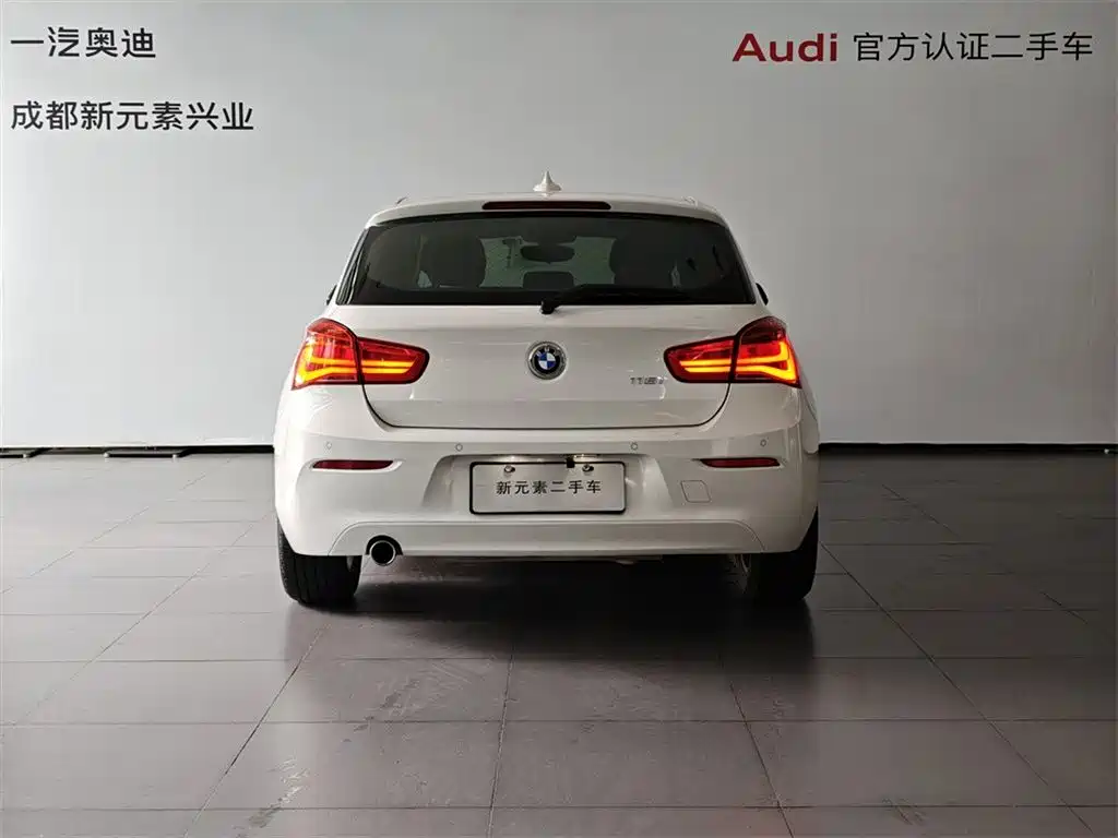 BMW 1 Series (Import) 2018 118i Leading фото 5