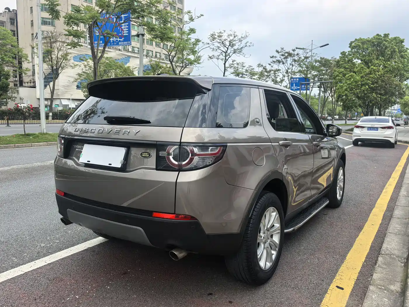 Land Rover Discovery Sport 2016 2.0T SE фото 17
