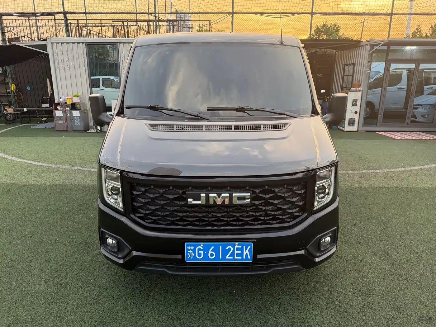Jiangling JMC Fushun 2024 2025 Model 2.0T 8AT Diesel Short Wheelbase Low Roof Commercial MPV 5/6 Seats Dual-opening Tailgate