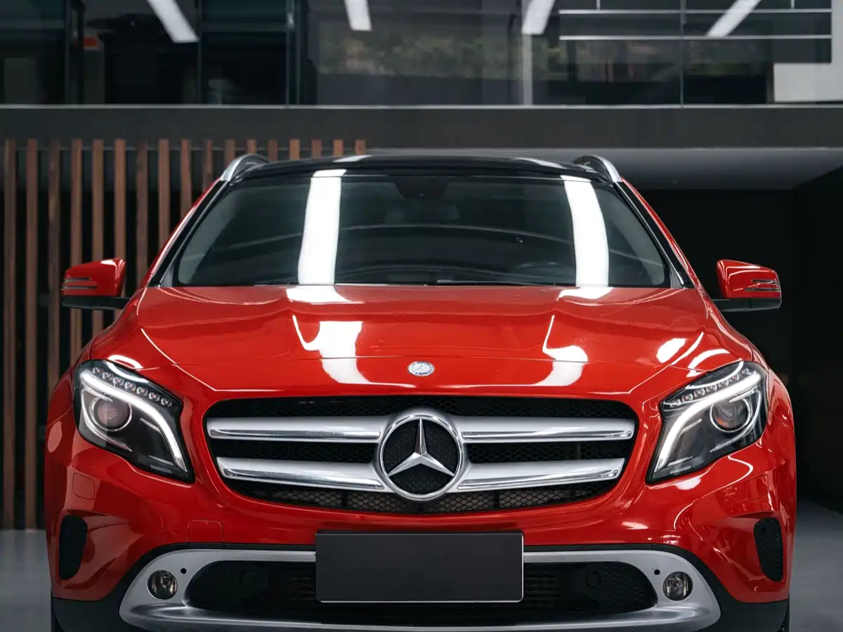 Mercedes-Benz GLA 2015 GLA 220 4MATIC Fashion Edition фото 2