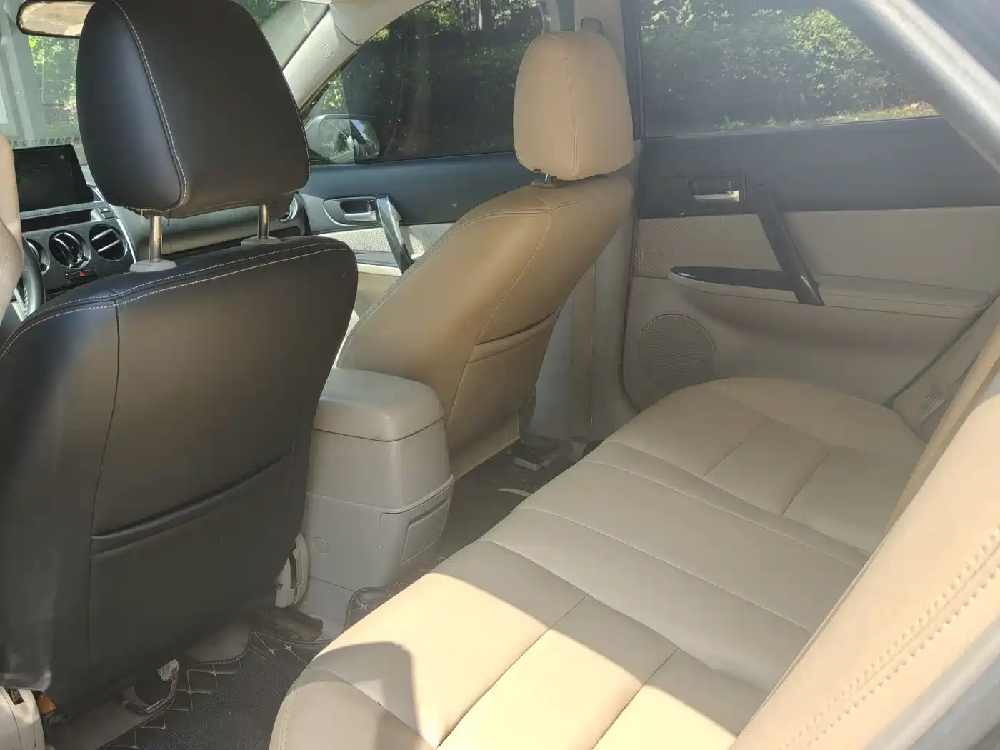 Photo 3 - Mazda 6