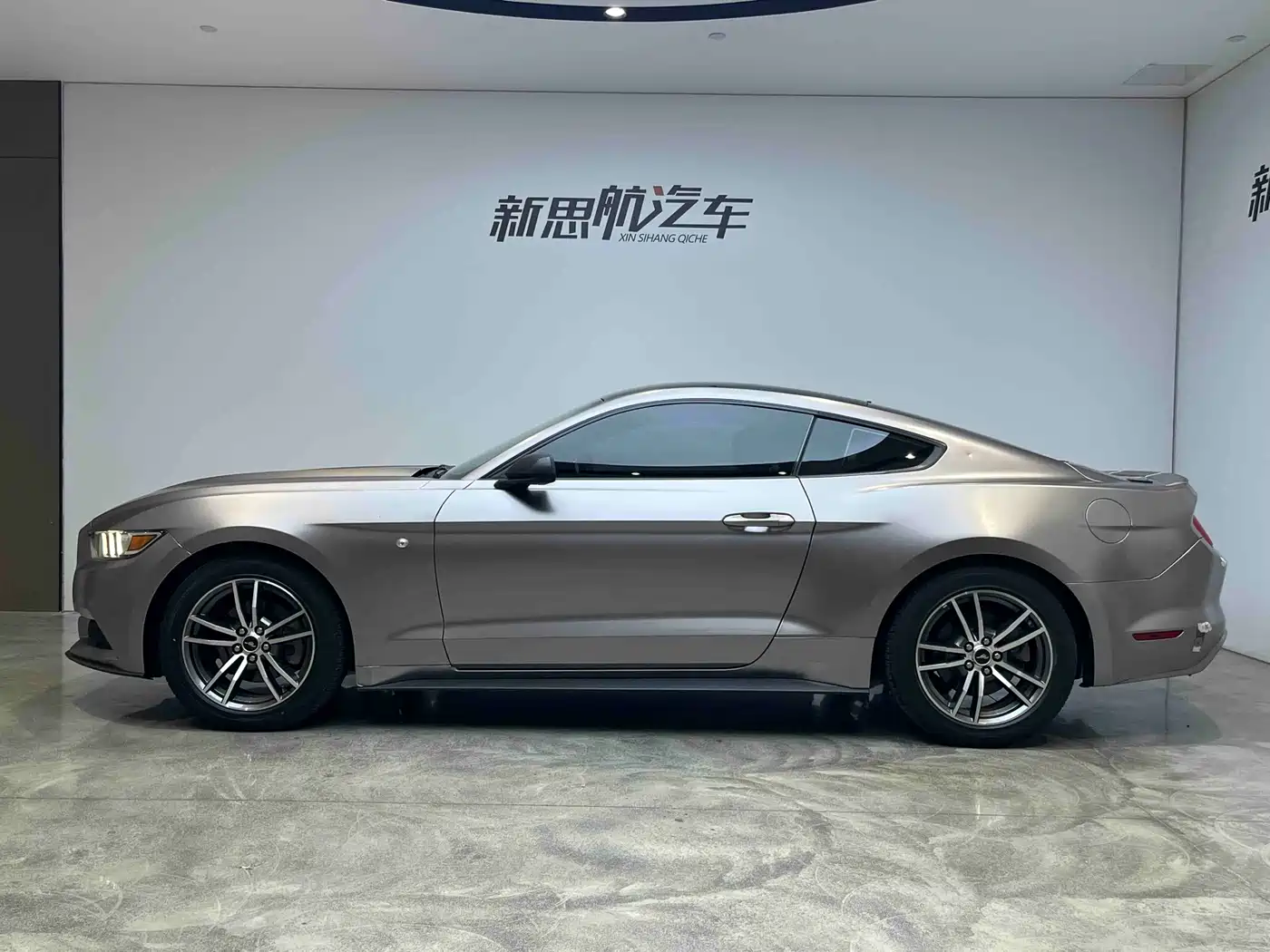 Ford Mustang 2017 2.3T Performance Edition фото 2
